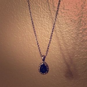 Blue pendant necklace